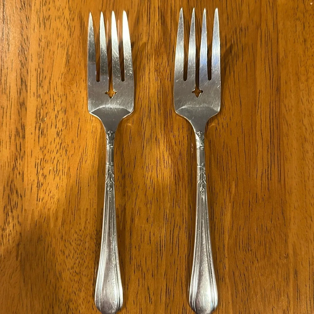 Oneida community made Tudor plate silver salad forks. 6”x1”. Square neck